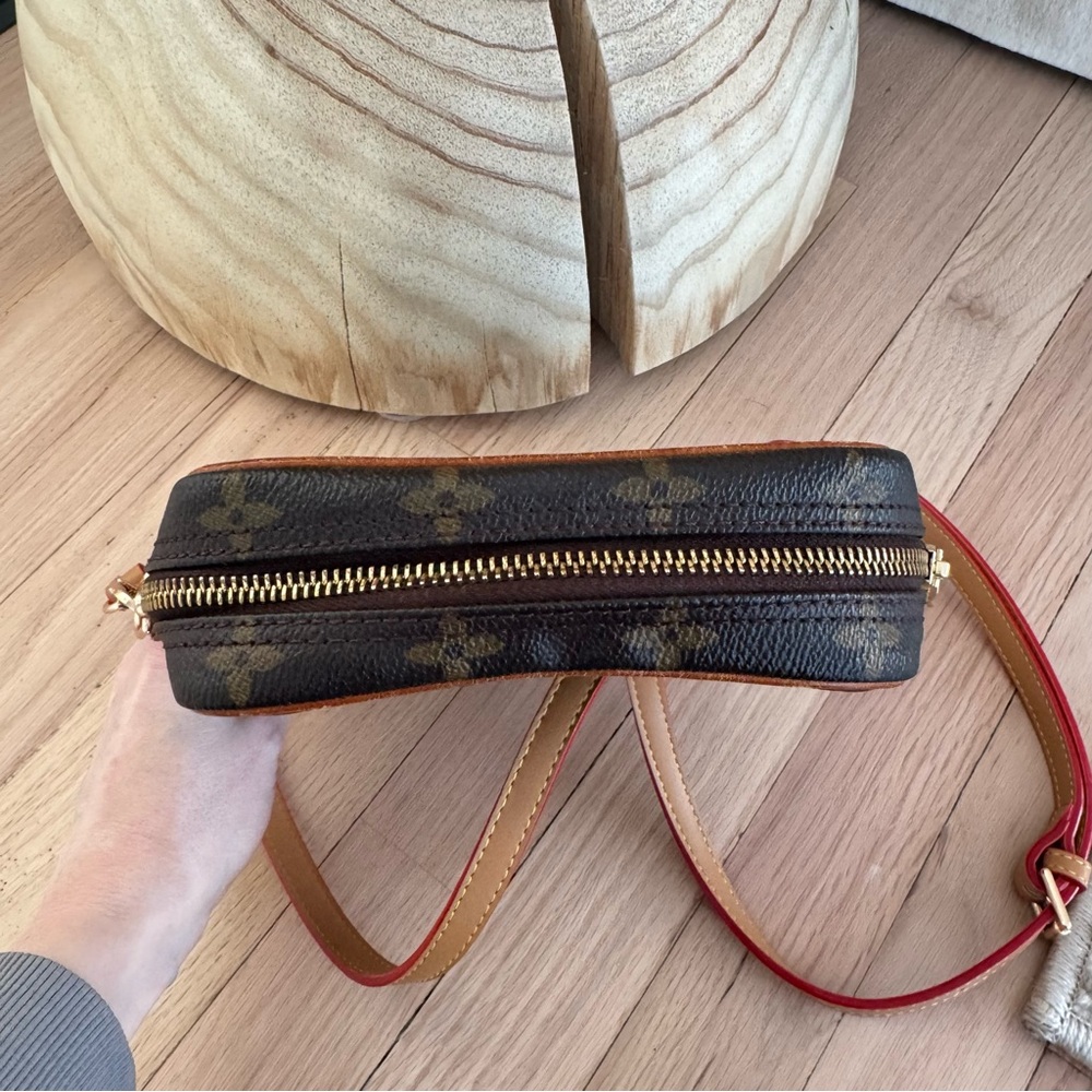 ✅AUTHENTIC✅LOUIS VUITTON DANUBE CROSSBODY BAG - Picture 8 of 14
